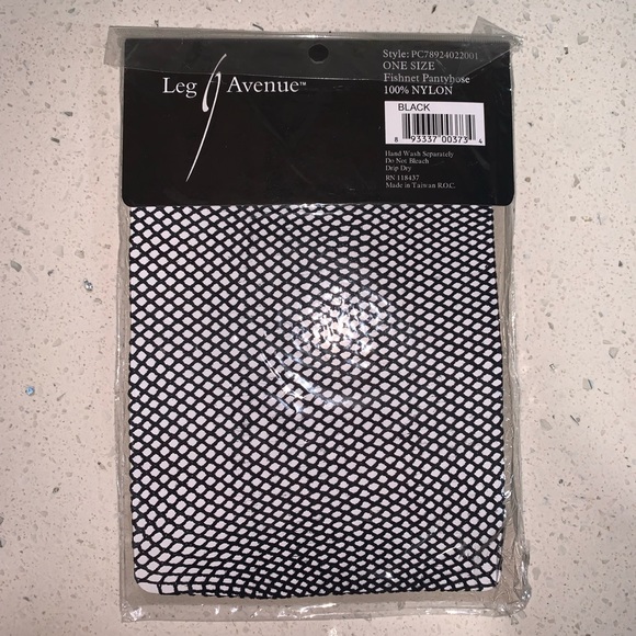 Leg Avenue Black Fishnet Pantyhose One Size - Picture 2 of 2